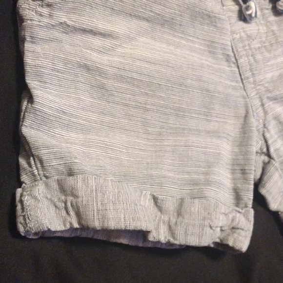 Cat & Jack Light Gray Kids Shorts - Picture 4 of 8